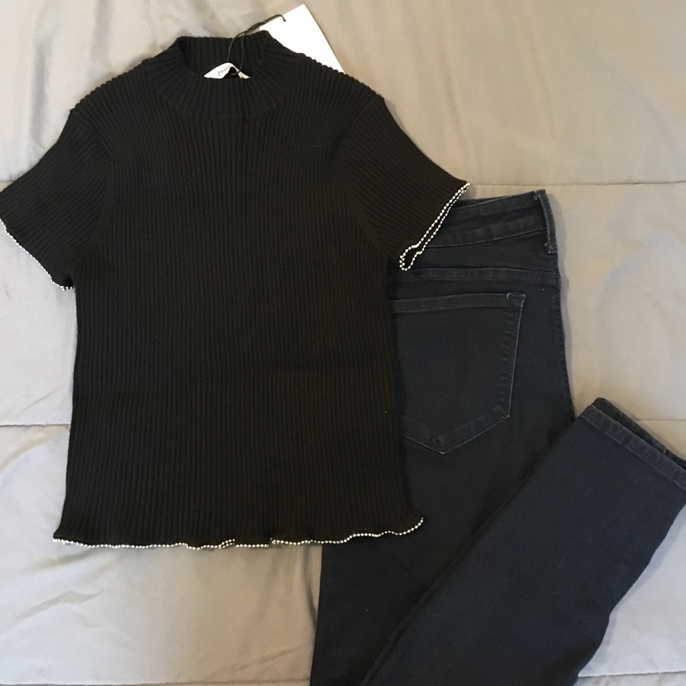 Ribbed mock turtleneck